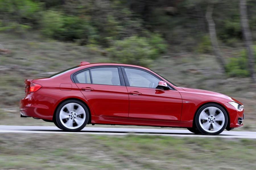  BMW 3-Series 2012 года  (фото 35 из 191)